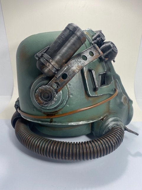 T45d Power Armor Helmet (Pre-War Military Green Paint) - Cosplay Replica - Glow in the Dark Lamp - Vacuum-Formed + Hand-Painted & Weathered