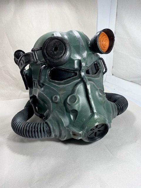T60 Power Armor Helmet (Pre-War Military Green Paint) - Cosplay Replica - Glow in the Dark Lamp - Vacuum-Formed + Hand-Painted & Weathered