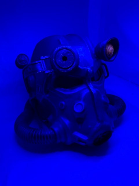 T60 Power Armor Helmet (Pre-War Military Green Paint) - Cosplay Replica - Glow in the Dark Lamp - Vacuum-Formed + Hand-Painted & Weathered