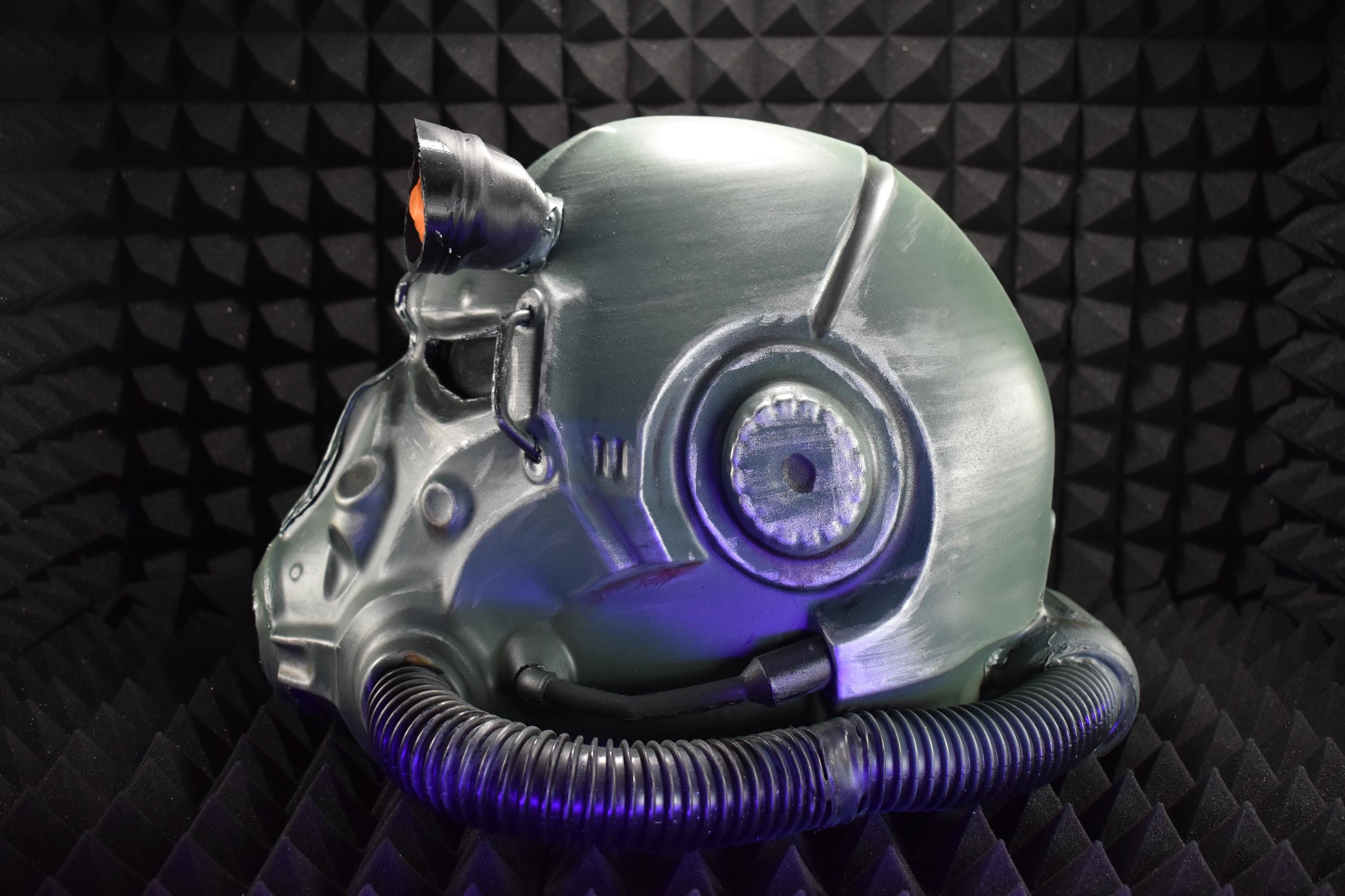 T60 Power Armor Helmet (Pre-War Military Green Paint) - Cosplay Replica - Glow in the Dark Lamp - Vacuum-Formed + Hand-Painted & Weathered