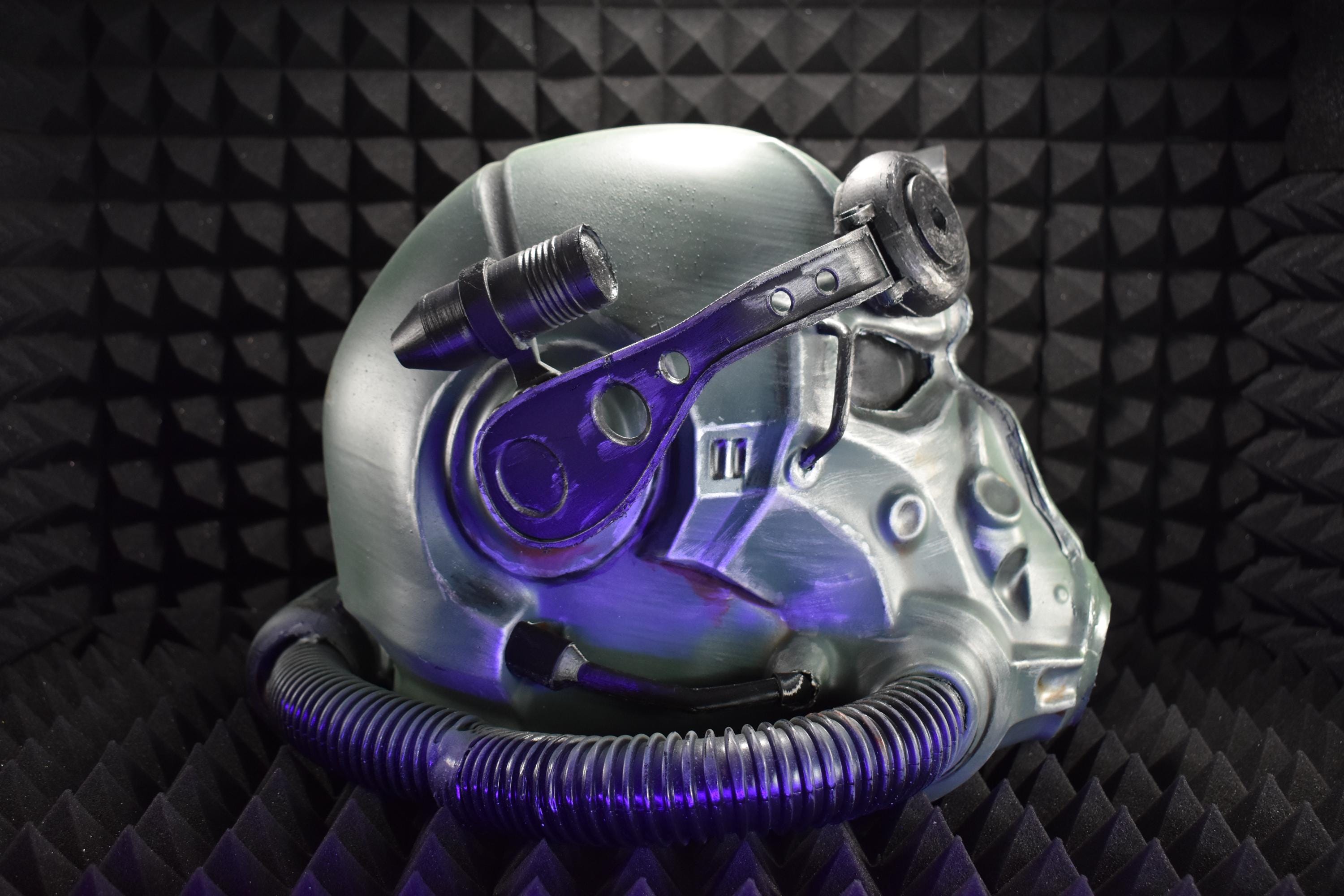 T60 Power Armor Helmet (Pre-War Military Green Paint) - Cosplay Replica - Glow in the Dark Lamp - Vacuum-Formed + Hand-Painted & Weathered