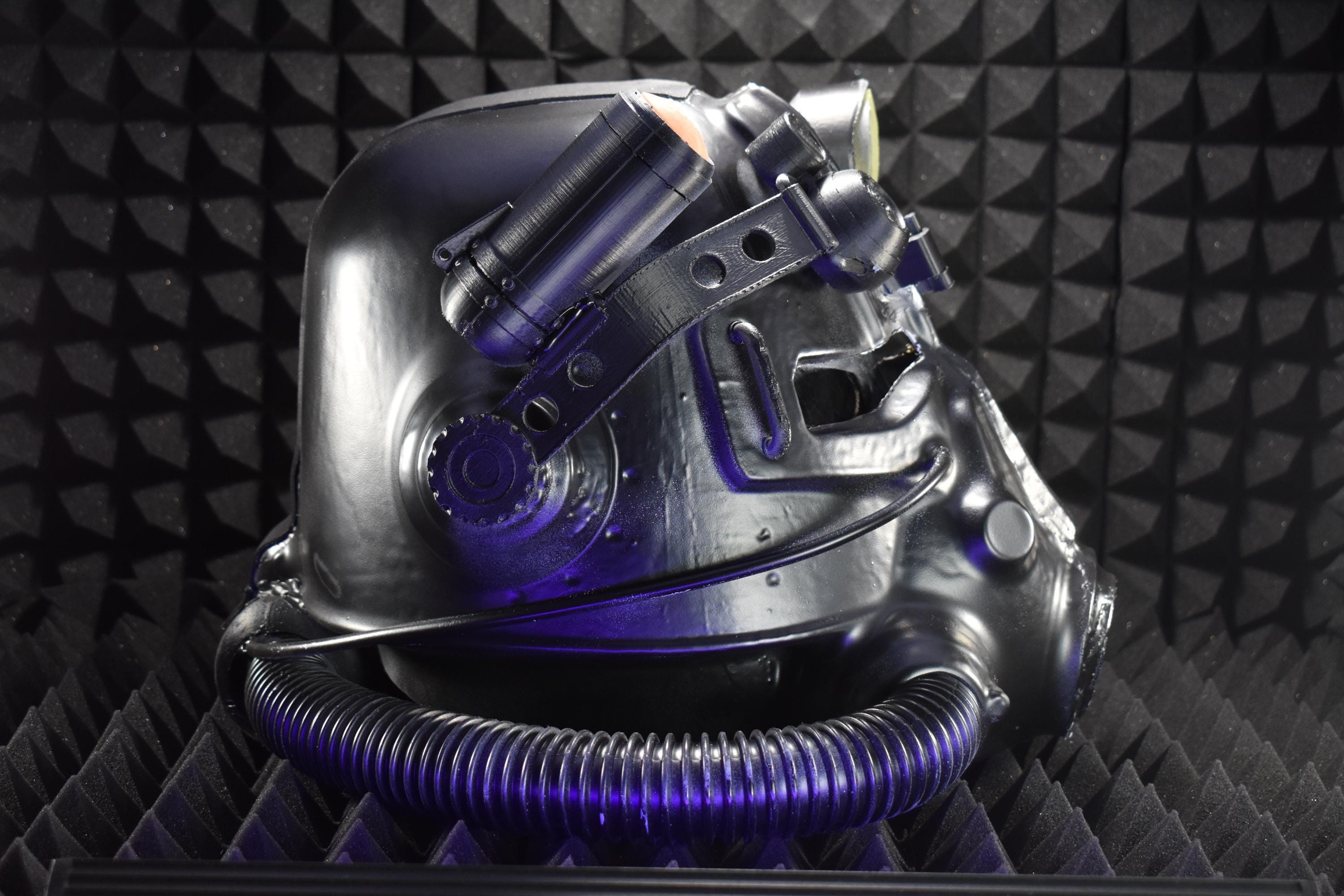 T45d Power Armor Helmet | Cosplay DIY Kit | Glow in the Dark Lamp - Assembled | Unpainted