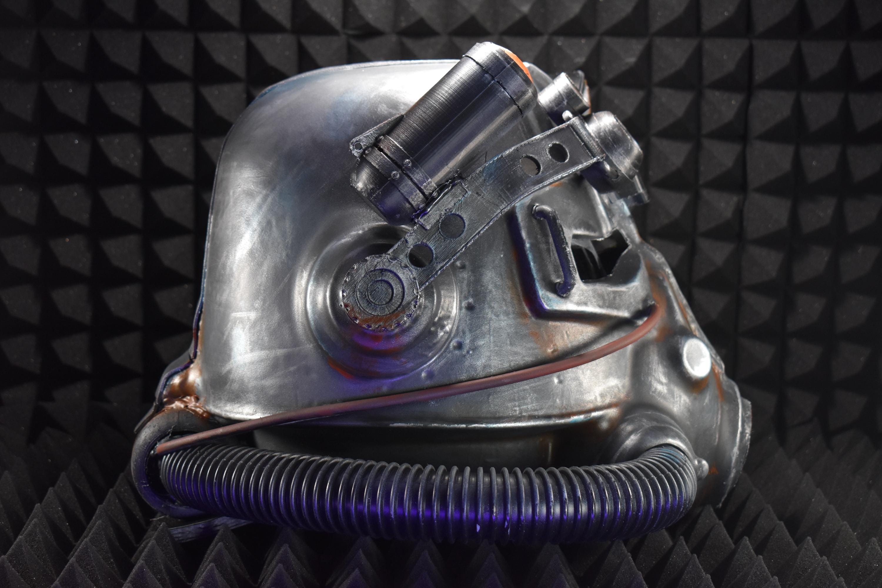 T45d Power Armor Helmet (Classic Apocalypse Metal Paint) - Cosplay Replica - Glow in the Dark Lamp - VacuumFormed + Hand-Painted & Weathered